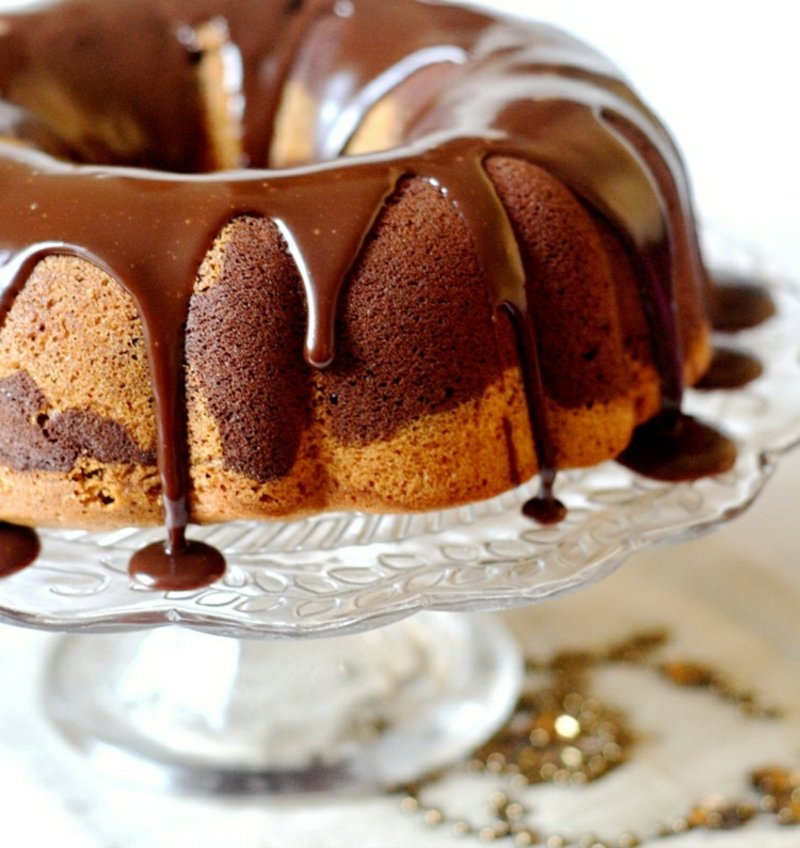 Mramorový dort ozdobte čokoládou