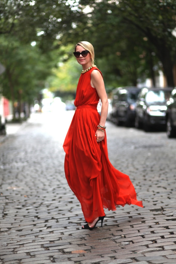 Maxi φόρεμα καλοκαιρινές τάσεις 2020 - Αυτά τα ρούχα είναι πλέον μοντέρνα έντονα κόκκινο φόρεμα αρκετά