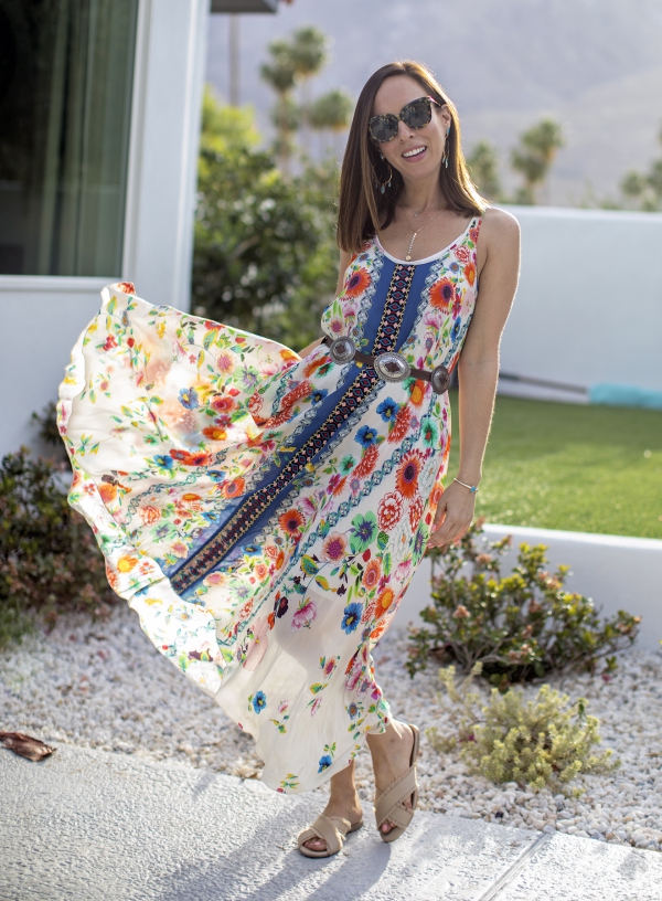 Maxi φόρεμα καλοκαιρινές τάσεις 2020 - Αυτά τα ρούχα είναι πλέον μοντέρνα πολύχρωμο φόρεμα boho chic εμπνευσμένο