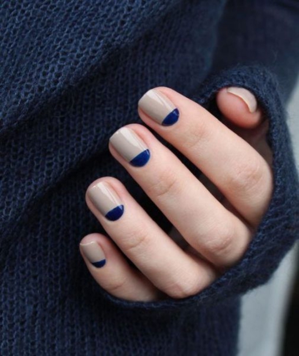 30 minimalistických a jednoduchých nápadů na nehty pro každou příležitost, reverzní nehty, francouzské modré akcenty