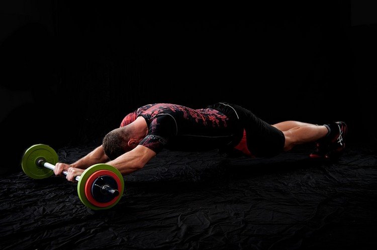 Crossfit cvičení vytrvalostní cvičení s činkou