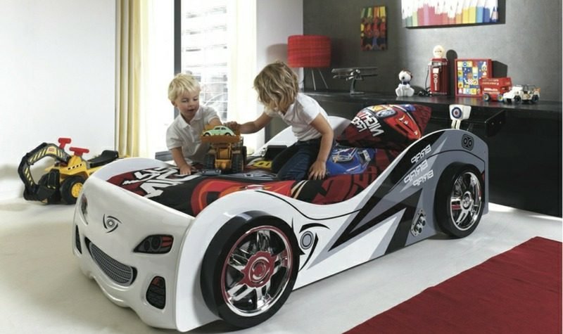 Dětská postel, která roste s dítětem, originální design, auto, chlapecký pokoj