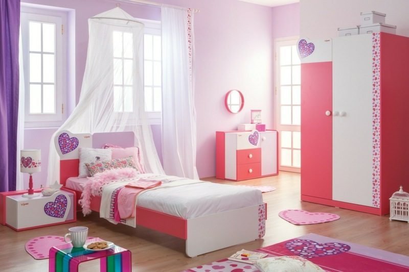 Dětská postel pro rostoucí dívky
