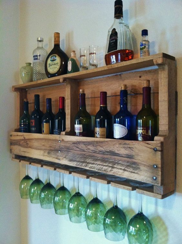 Bygg ditt eget vinhylle Vinreoler av tre Vegghylleflasker og glass