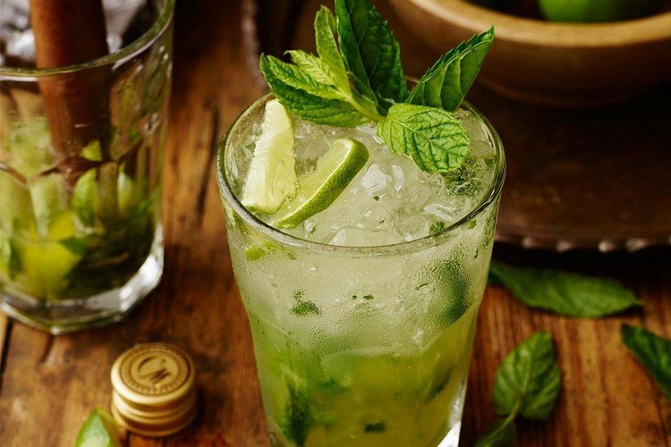 nealkoholické letní koktejly mojito