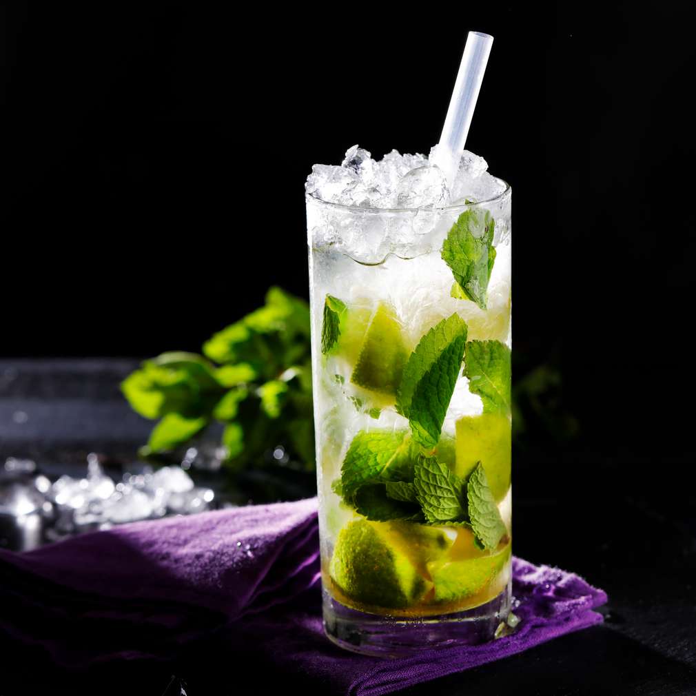 Podávejte mojito se spoustou ledu