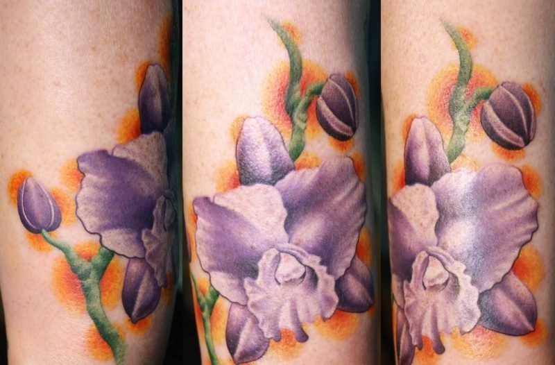 orkidé tatovering lilla blekkhylse