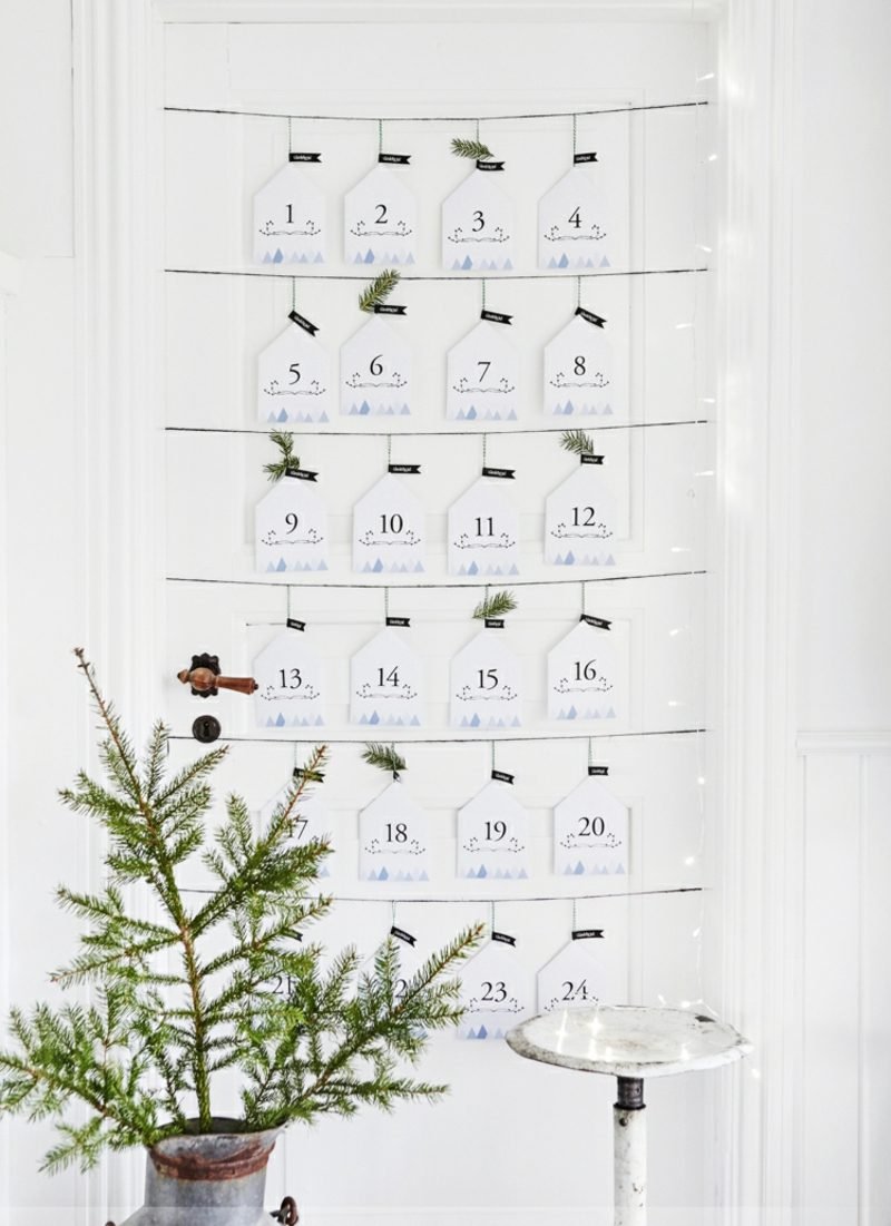 Díky originálním adventním kalendářům jsou karty minimalistické
