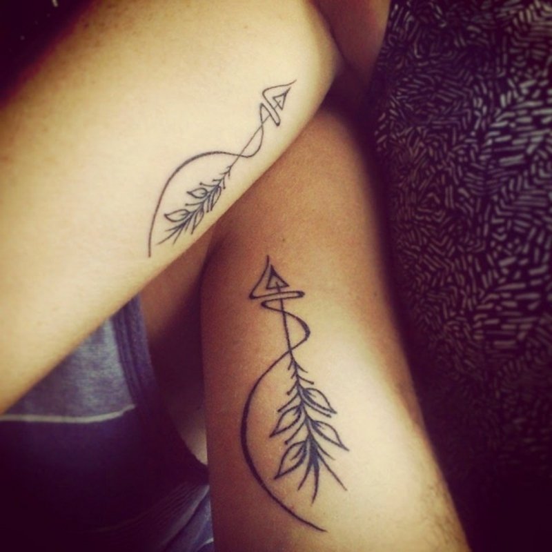 Tetování pro páry stylizované šipky