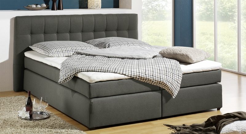 Queen size seng madrass størrelser grå polstring