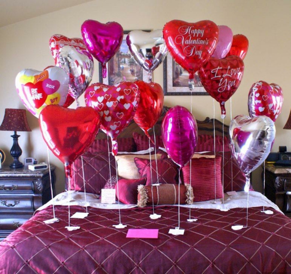 mange ballonger skaper romantiske soverom