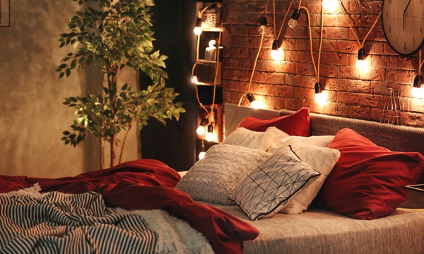 romantisk soverom design romantisk fe lys for Valentinsdag