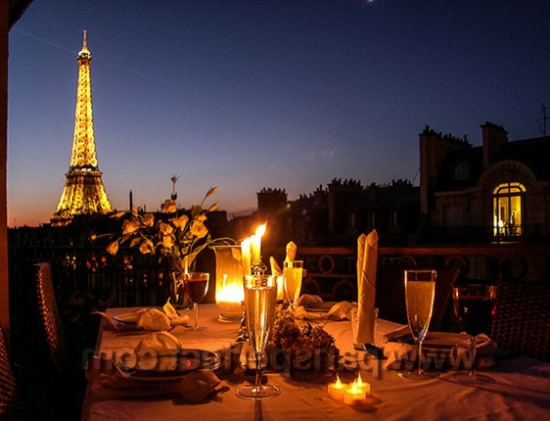 ארוחת ערב רומנטית-אידינית על הגג ארוחת ערב בפריז עם-אייפל-view_webwk