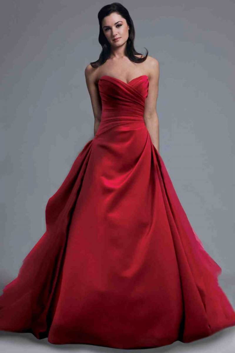 שמלות כלה אדומות דגם ליניארי מראה רומנטי