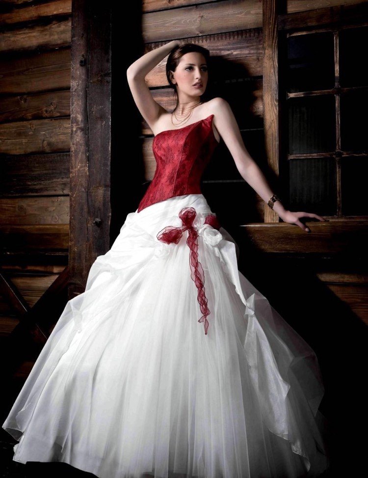 שמלות כלה אדומות coursage חצאית לבנה
