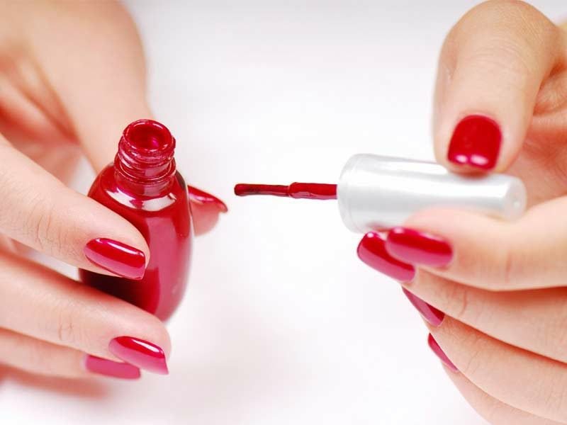 červené gelové nehty kreativní nápady, jak se vyrobit