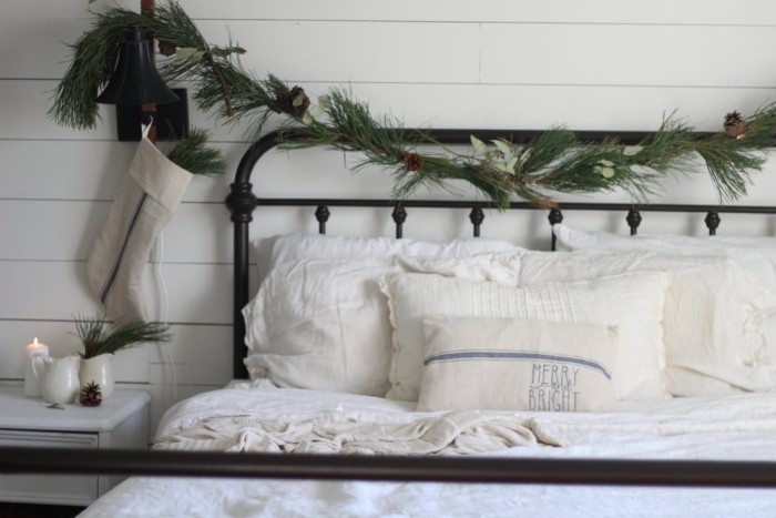 Κρεβάτι με ρουστίκ, σπιτική χριστουγεννιάτικη διακόσμηση