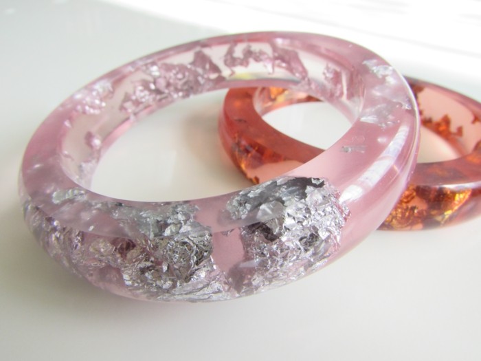 Vytvořte prsten z lité pryskyřice a hliníkové fólie