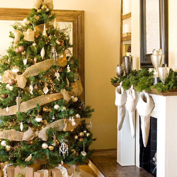סלון חג המולד יפה עץ חג המולד גרב זהב