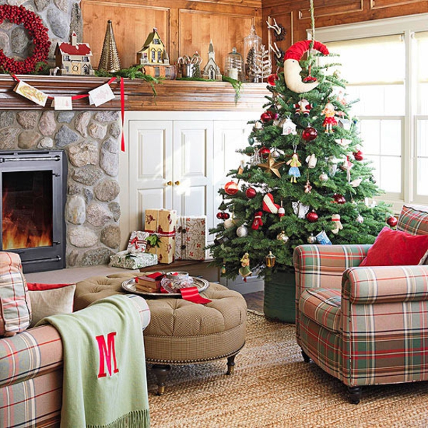 שולחן עץ חג המולד בסלון חג המולד יפה