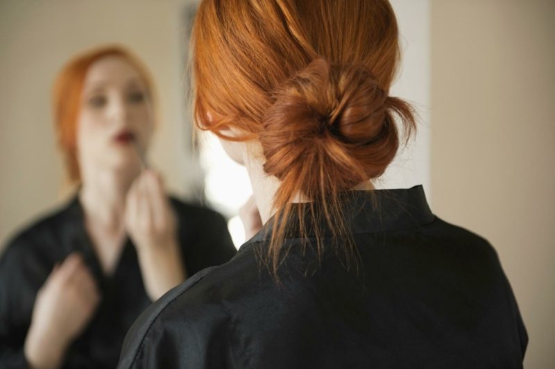 mellomlangt hår frisyrer bun updos lett