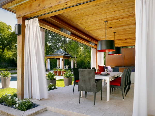 Privat rom bakgård med stilig eleganse bord tre tak