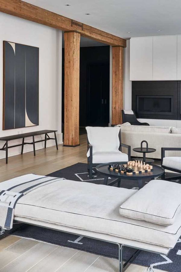 otevřený obývací pokoj černobílý koberec
