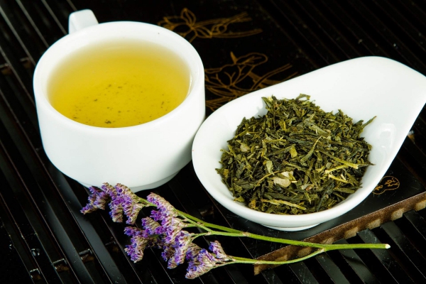 תה סנצ'ה - תכונות מיוחדות, יתרונות בריאותיים והכנת צבע גפן תה ירוק