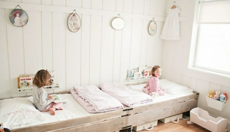 Skandinavisk stue rustikk barnerom veggbekledning tre hvit