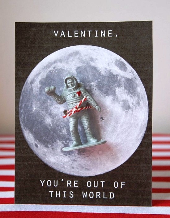 Hvordan lage det beste morsomme valentinkortet 14. februar med måne og astronauter
