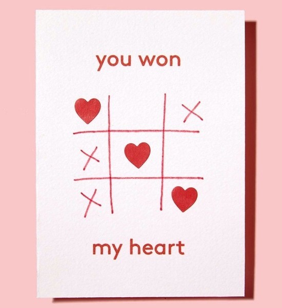 Hvordan designe det beste valentinkortet for 14. februar romantisk morsomt kort med hjerter tic tac toe
