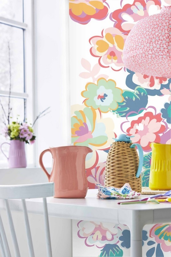 Hvordan velge riktig pastellveggfarge for ditt hjemmetapet med blomsterelementer