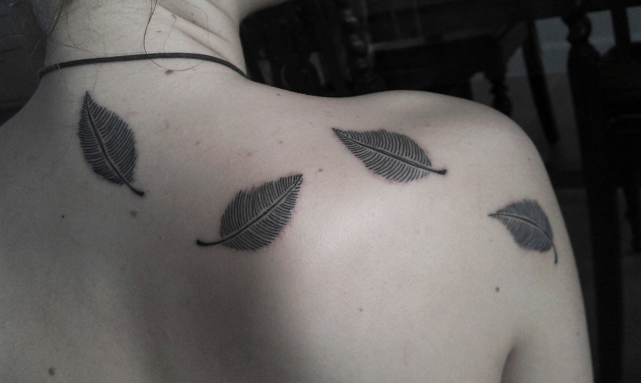 Jednoduché listy, krásný motiv tetování
