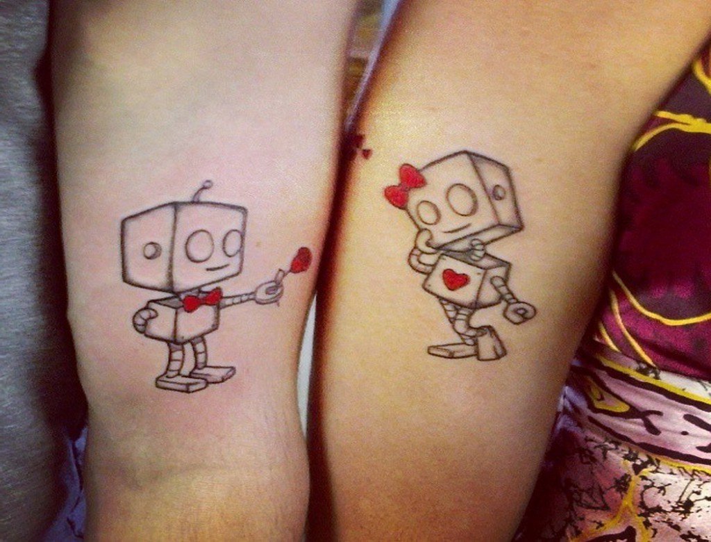 Partnerské tetování s malými roboty