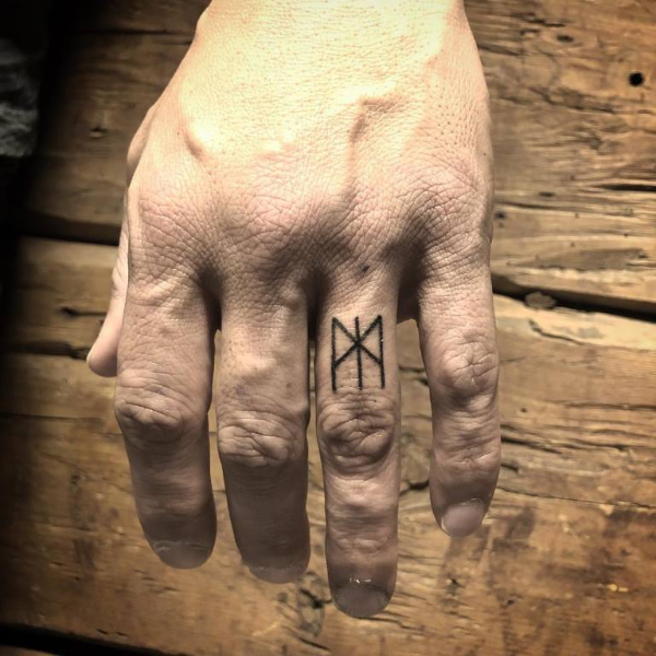 Malý prst - trendy tetování 2020