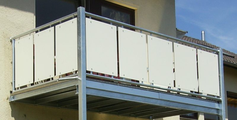 Balkonový obklad trvale stabilní kovové desky