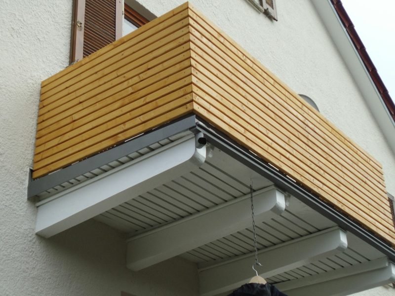 Balkonový obklad dřevěná zástěna na ochranu soukromí