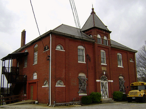 Cincinnati, OHThe Dent Schoolhouse: Okul binası, gizemli bir şekilde ortadan kaybolan okul çocuklarının geçmişiyle büyüyor.