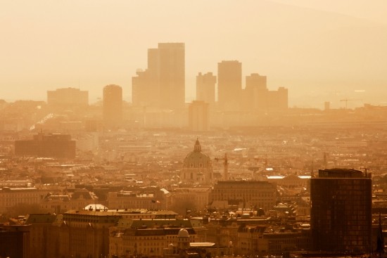 Topp 13 luftrensende anlegg ifølge NASA-studier smog over Wien-luft