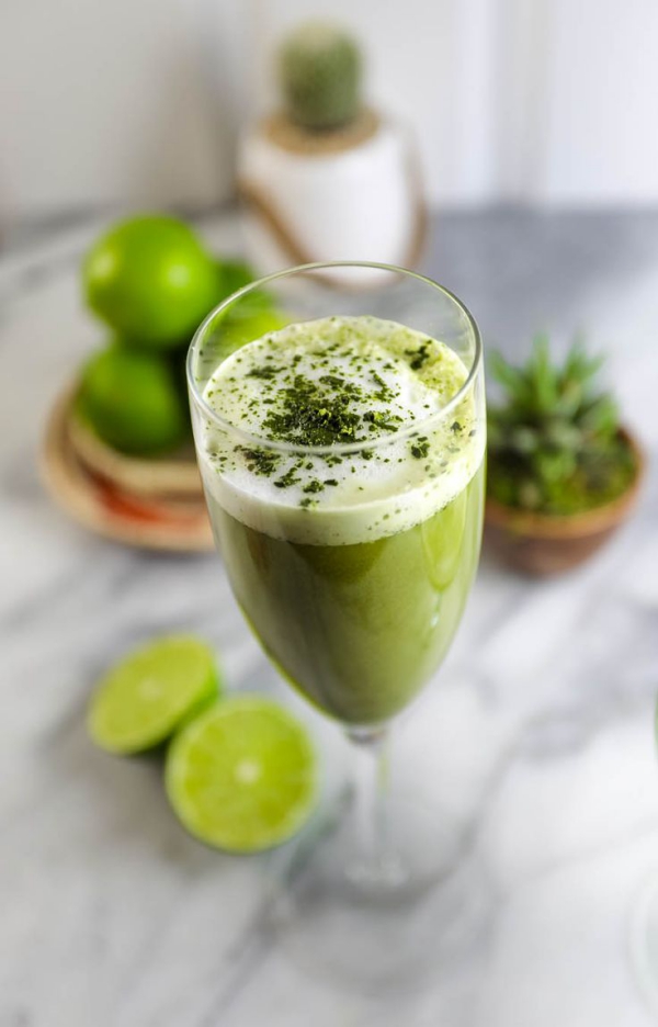 Tradisjonell Matcha -tilberedning - tips til den perfekte koppen matcha -cocktail med grønn te med lime
