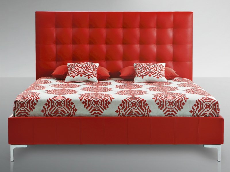 postele treca-jasně červená