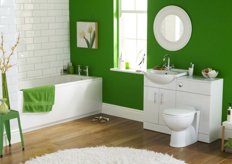 design zelených stěn koupelny