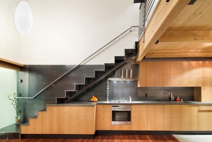 Møbl en liten leilighet, design en trapp
