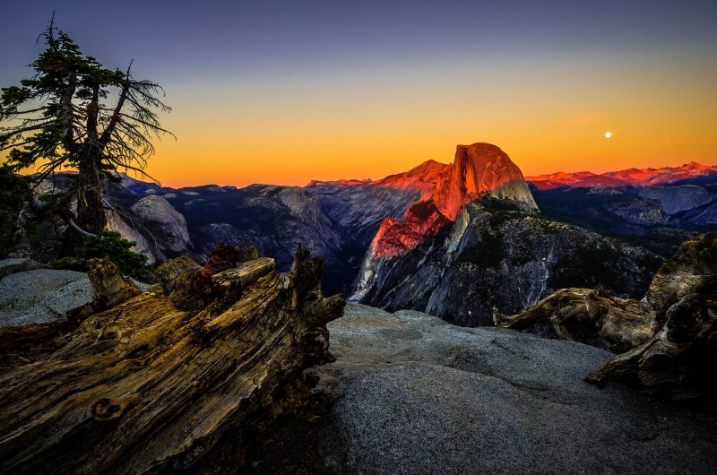 USA okružní cesta do národního parku Yosemite