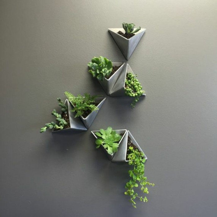 prostorově úsporný designový květináč na zeď