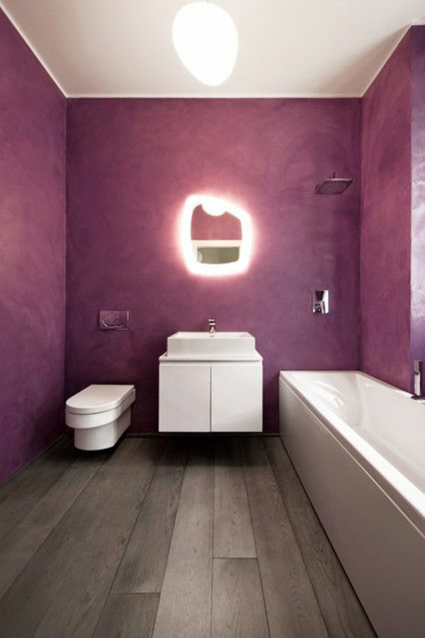veggfarge lilla bad hvite møbler vakker fargekontrast
