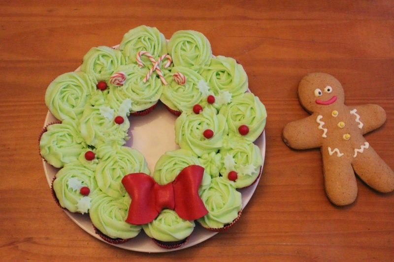 cool vánoční cupcake adventní věnec vánoční cupcakes-cupcake-topping-cupcake-poleva-perník-man-perník-muž adventní věnec vánoční-večeře cupcakes