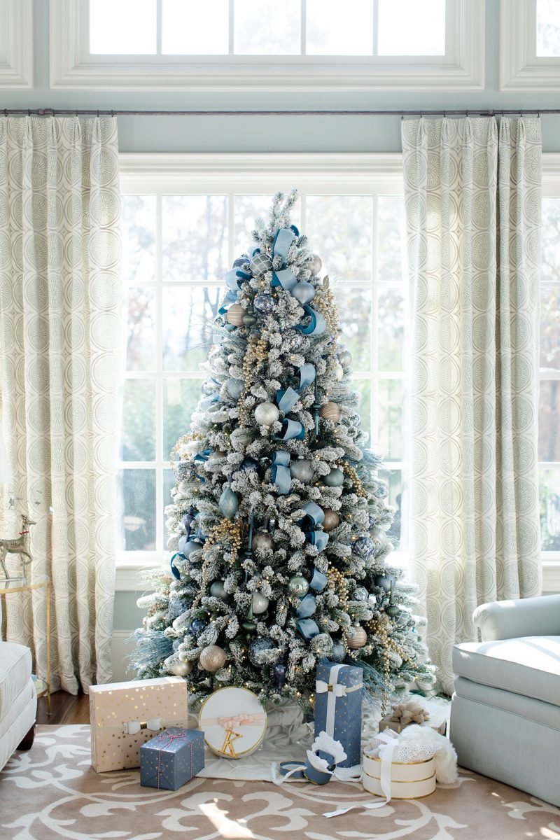 Juletre dekorere sølv pastellblått
