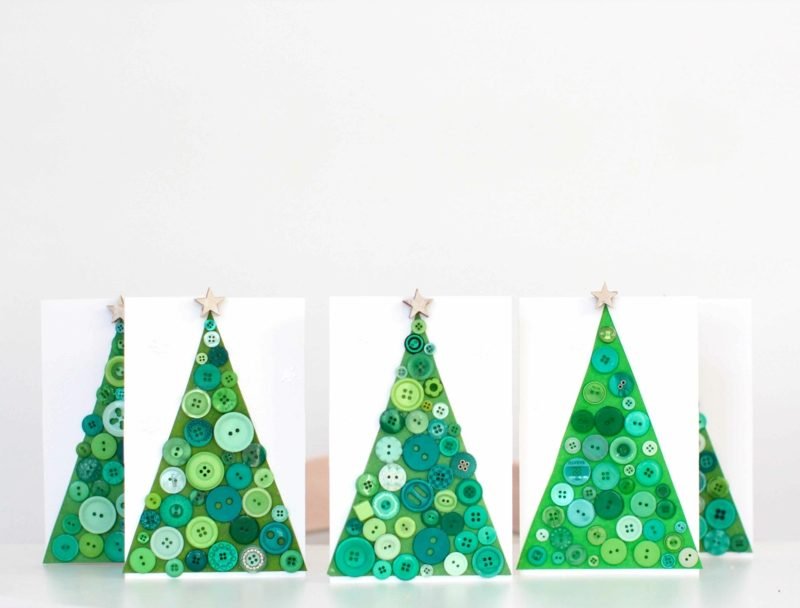 Vyrobte si vánoční přání sami knoflíky na vánoční stromeček