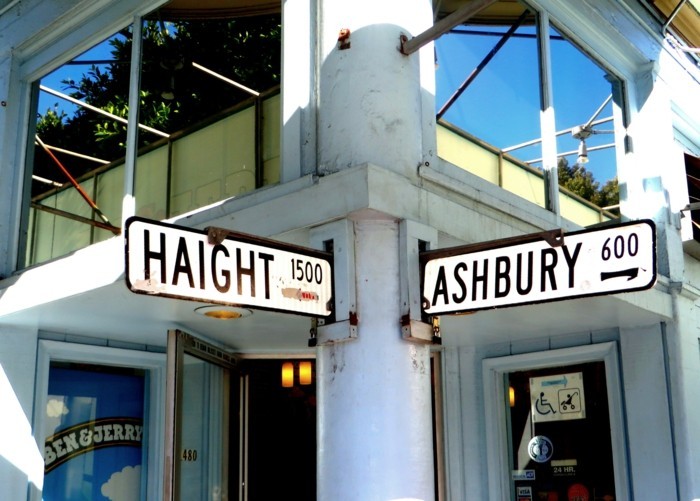 Barevné obytné pouliční distribuce Haight Ashbury